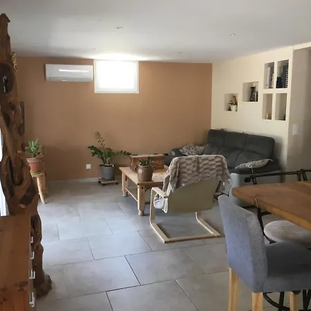 Rez De Chaussee Avec Terrasse Apartmán